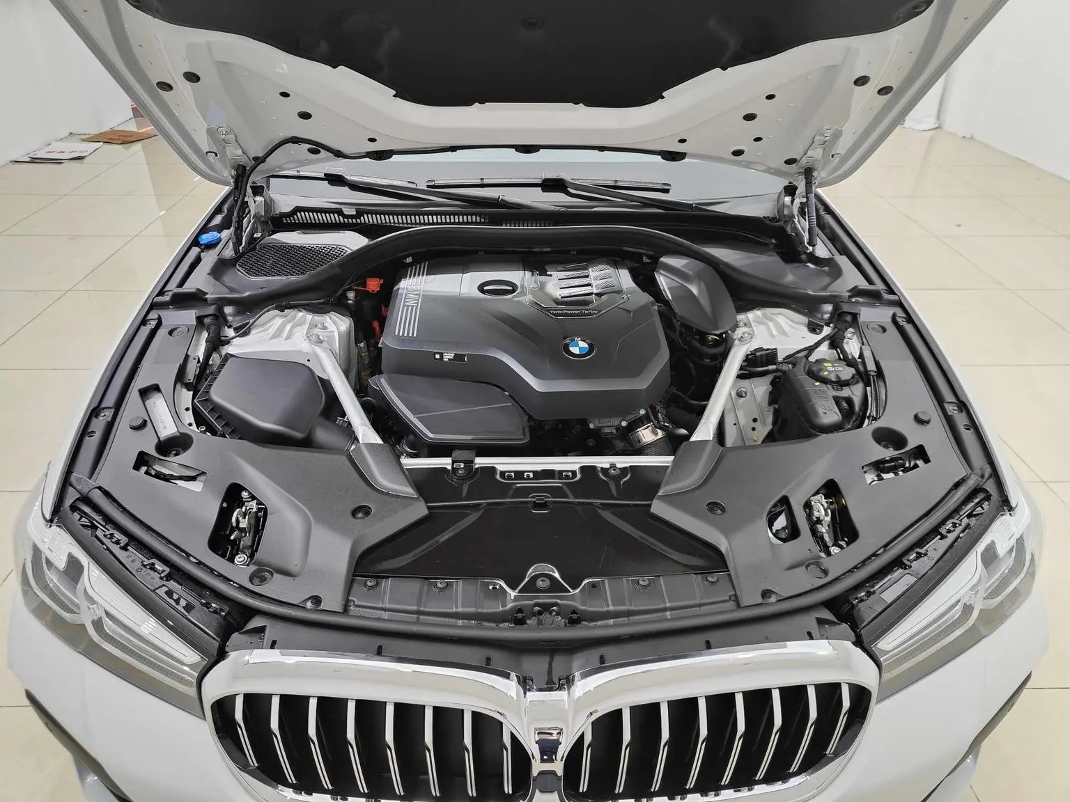 BMW 5 Series 2022 2nd Facelift 525Li Luxury Package
