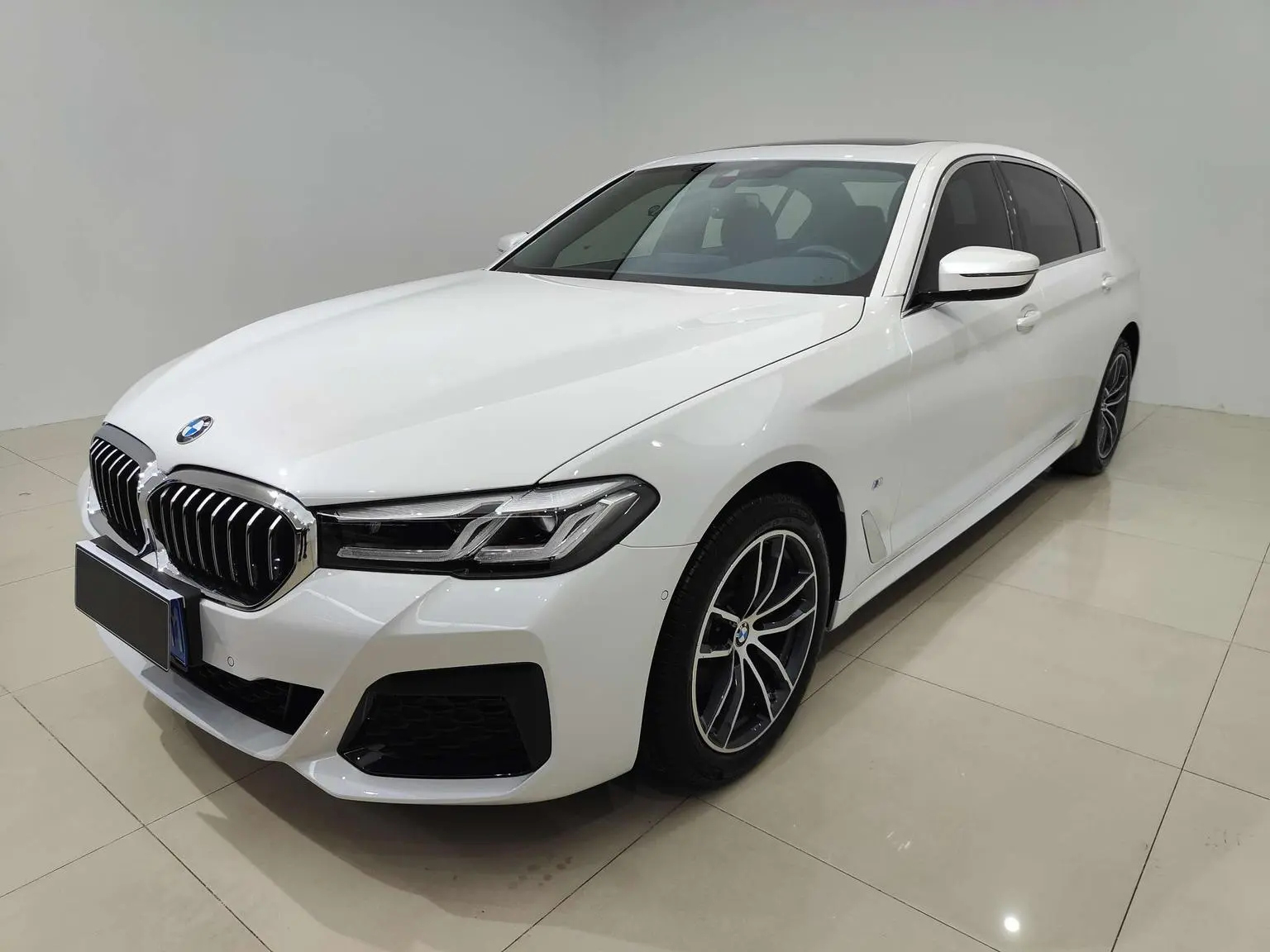 BMW 5 Series 2022 2nd Facelift 525Li Luxury Package