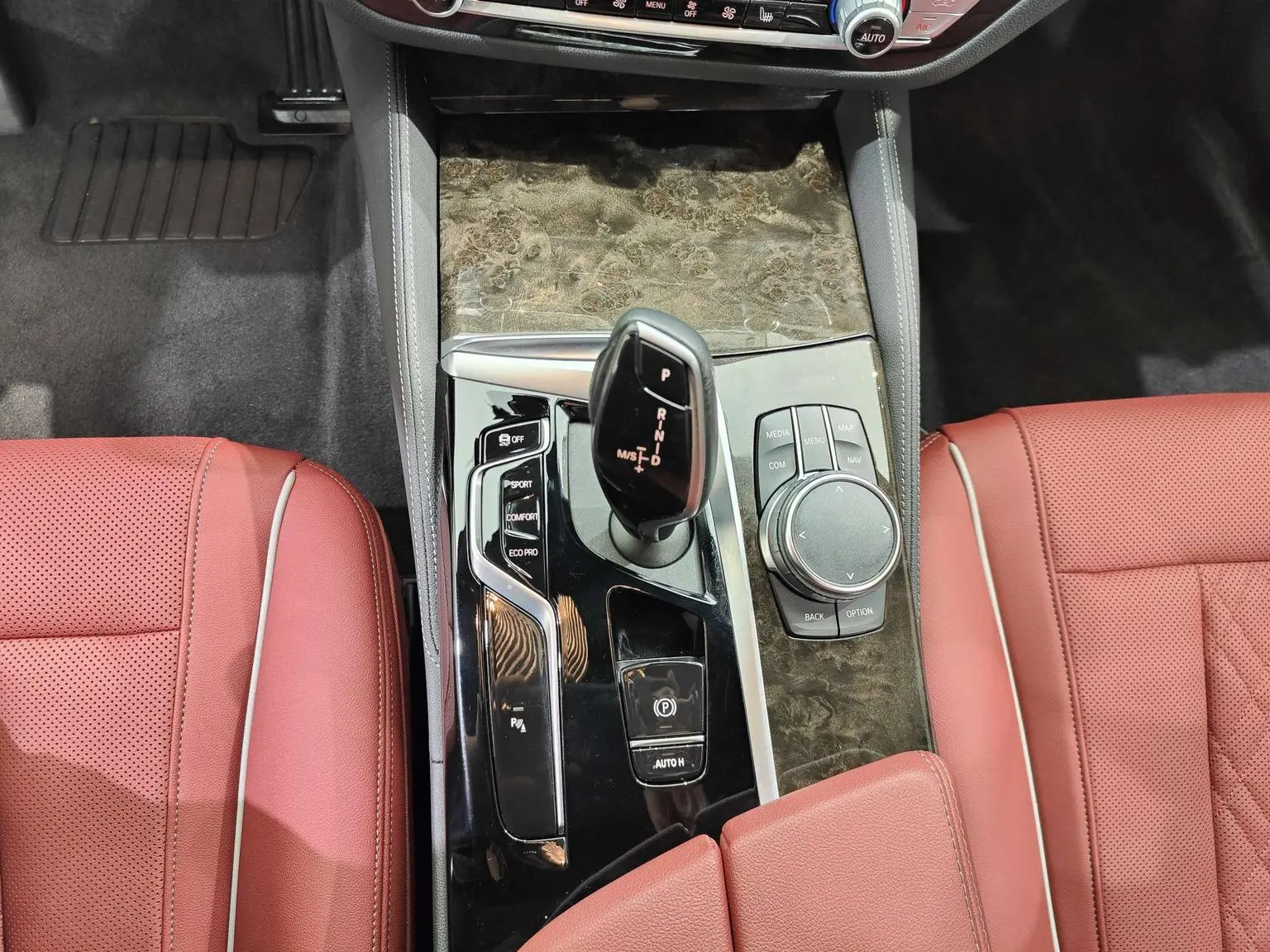 BMW 5 Series 2022 2nd Facelift 525Li Luxury Package