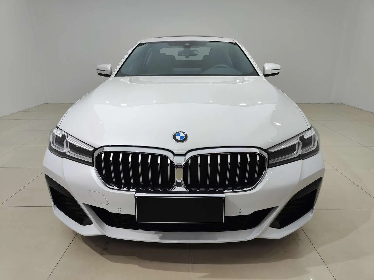 BMW 5 Series 2022 2nd Facelift 525Li Luxury Package