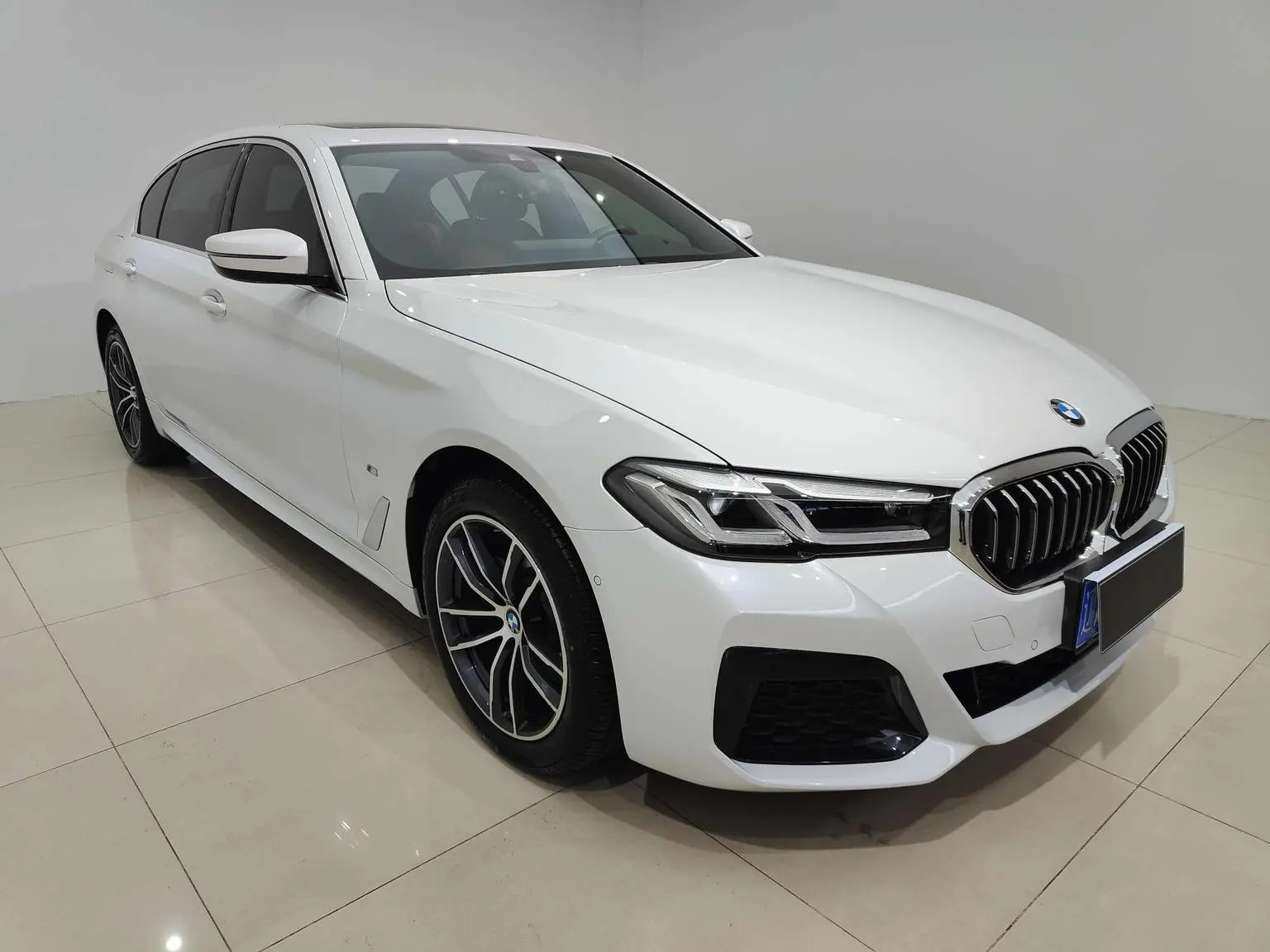 BMW 5 Series 2022 2nd Facelift 525Li Luxury Package