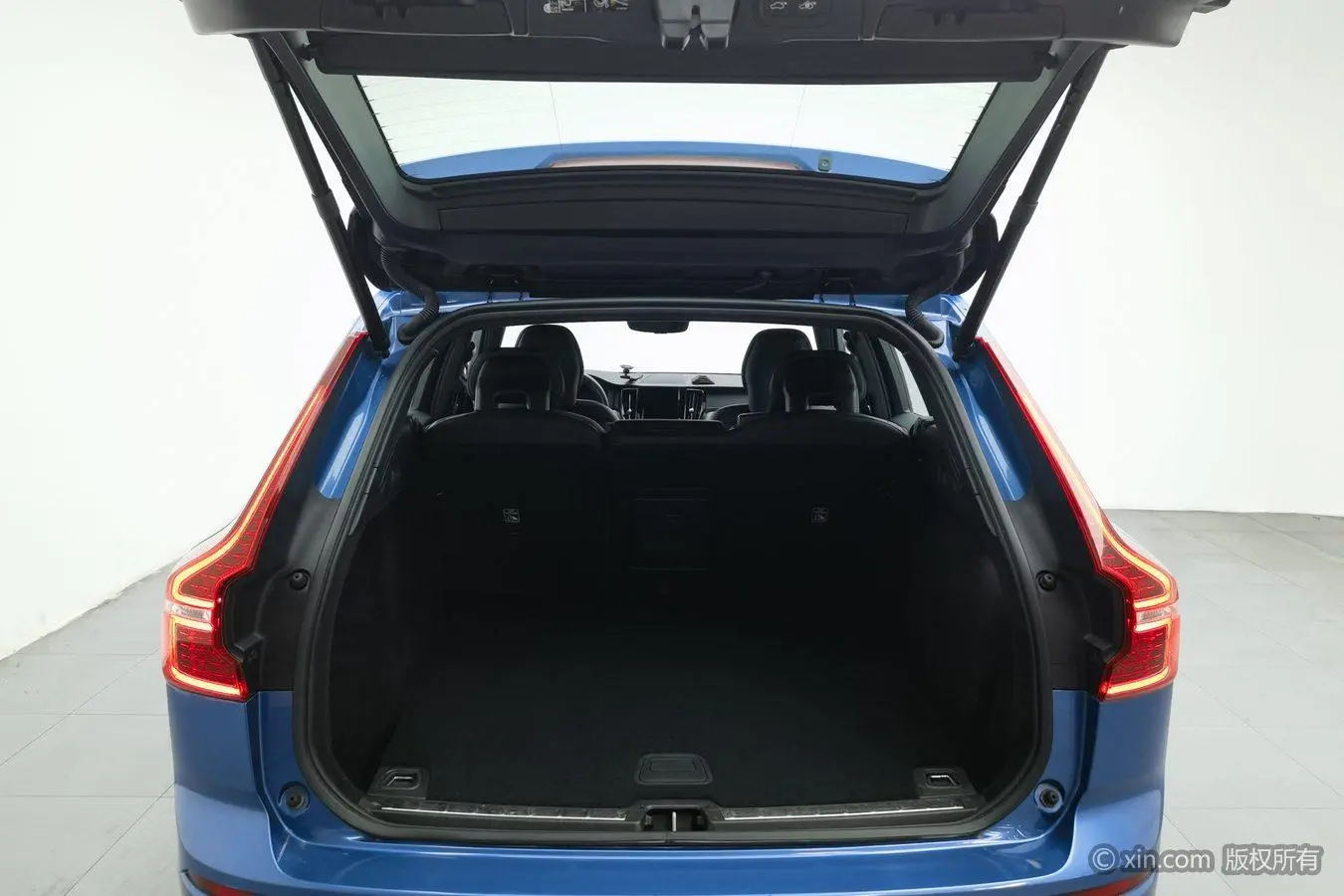 Volvo XC60 2019 T5 4WD Smart Elegant Sport China V