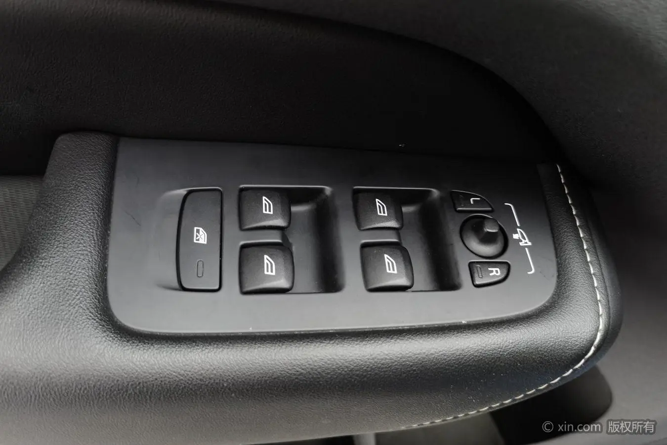 Volvo XC60 2019 T5 4WD Smart Elegant Sport China V