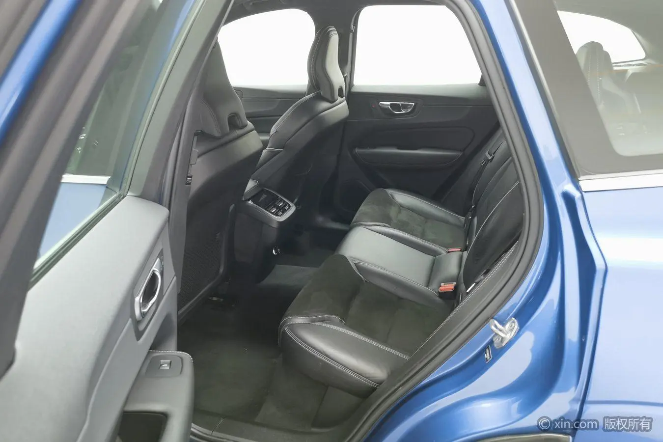 Volvo XC60 2019 T5 4WD Smart Elegant Sport China V