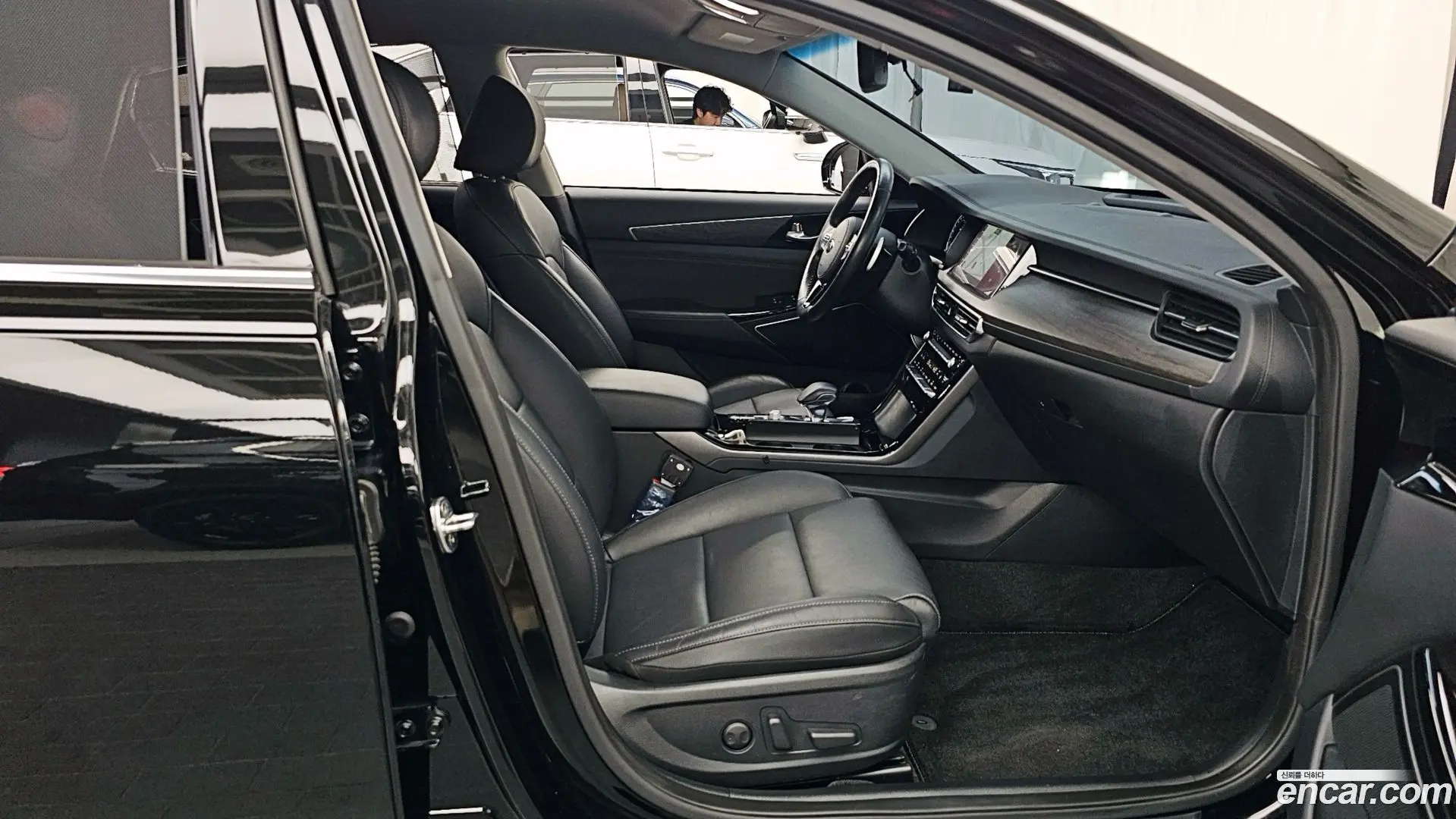 Kia K7 3.0 LPI Prestige(Rented) 2019