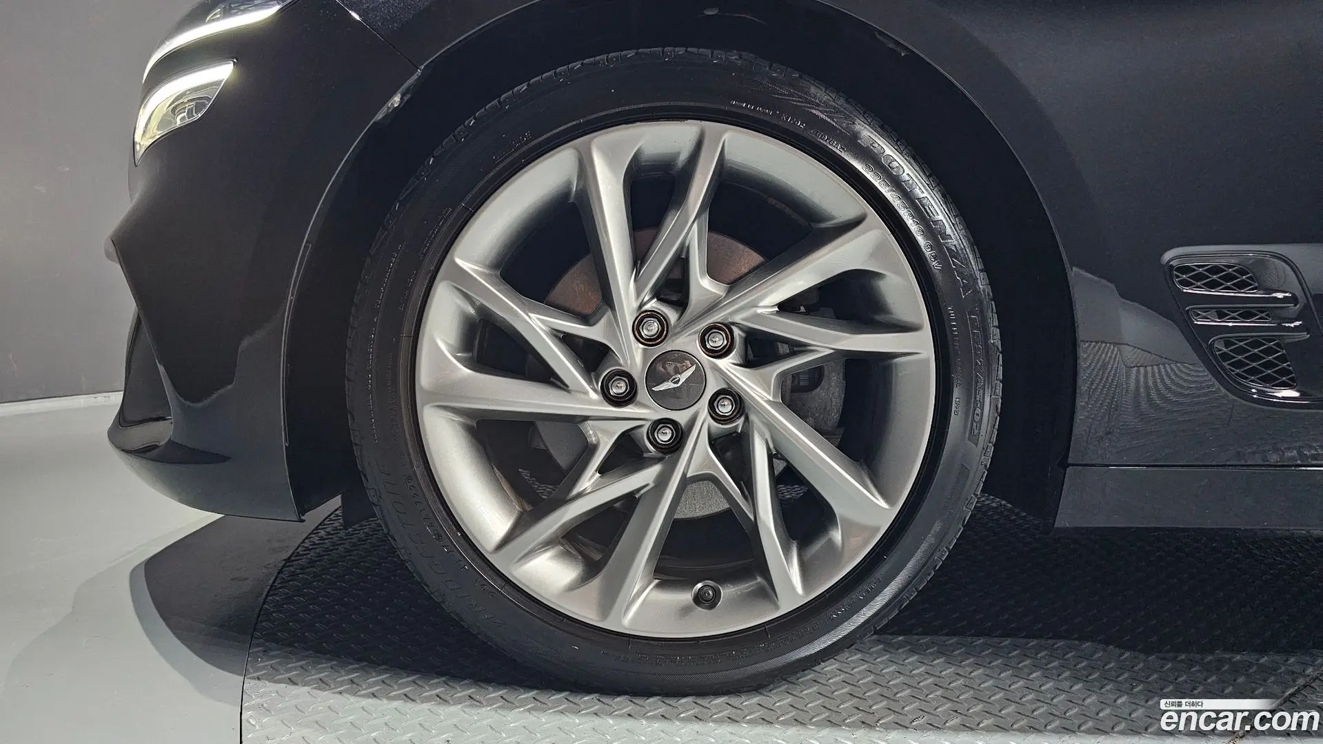 Genesis G70 Gasoline 2.0T 2WD
