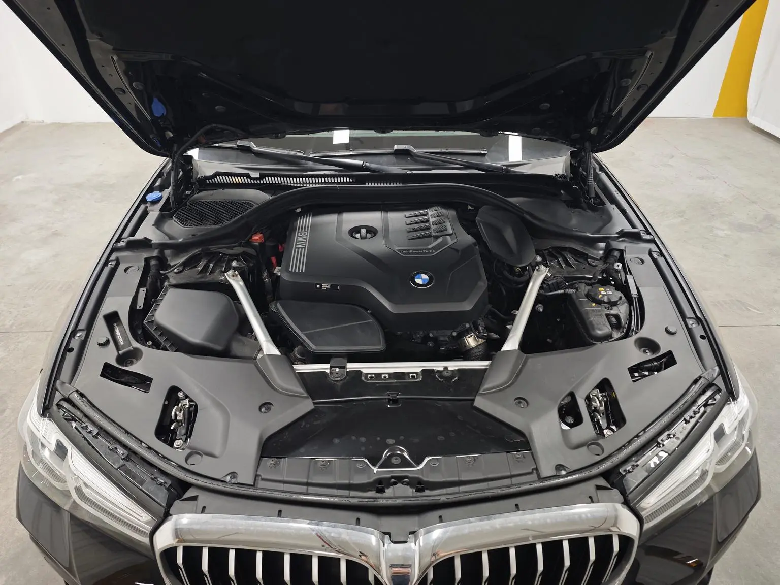BMW 5 Series 2022 2nd Facelift 525Li M Sport Package