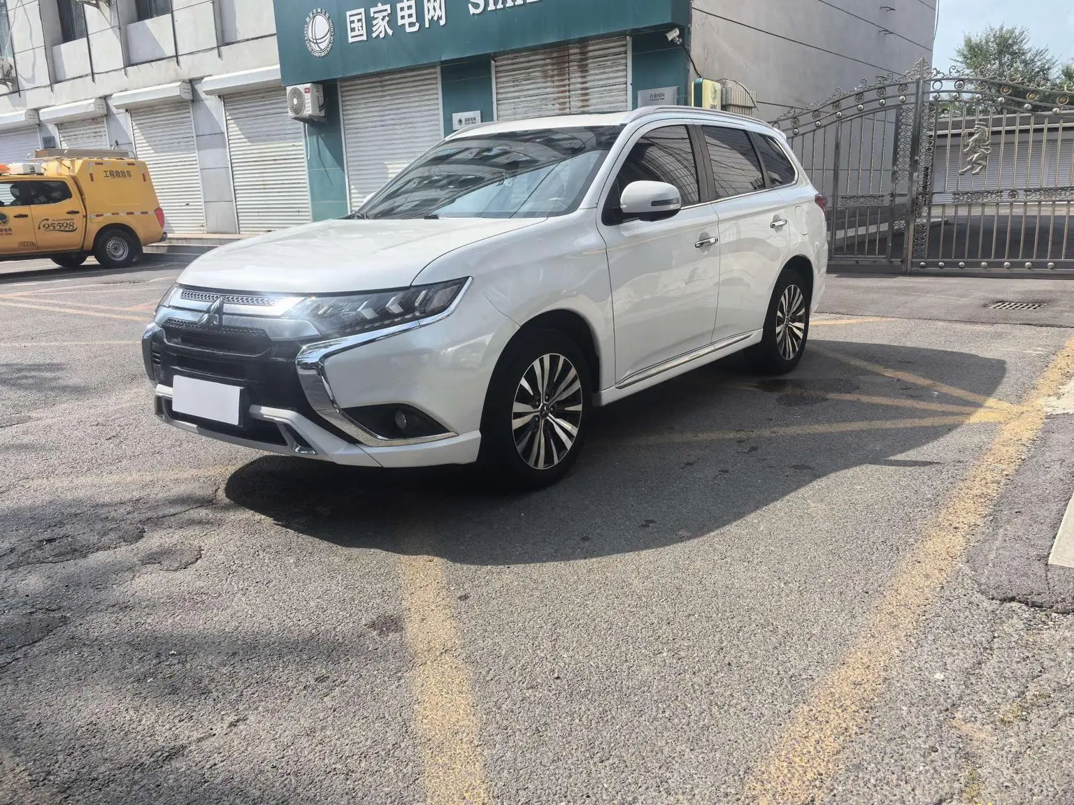 Mitsubishi Outlander 2021 2.4L 4WD Premium 7 seat