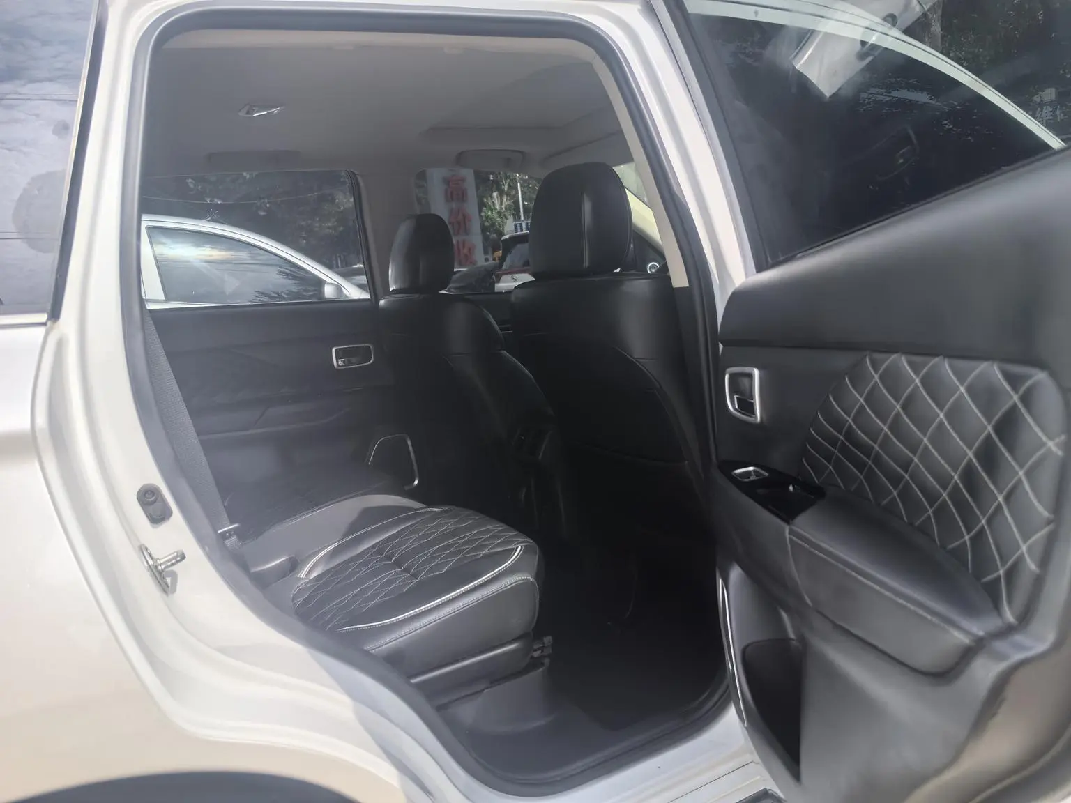 Mitsubishi Outlander 2021 2.4L 4WD Premium 7 seat