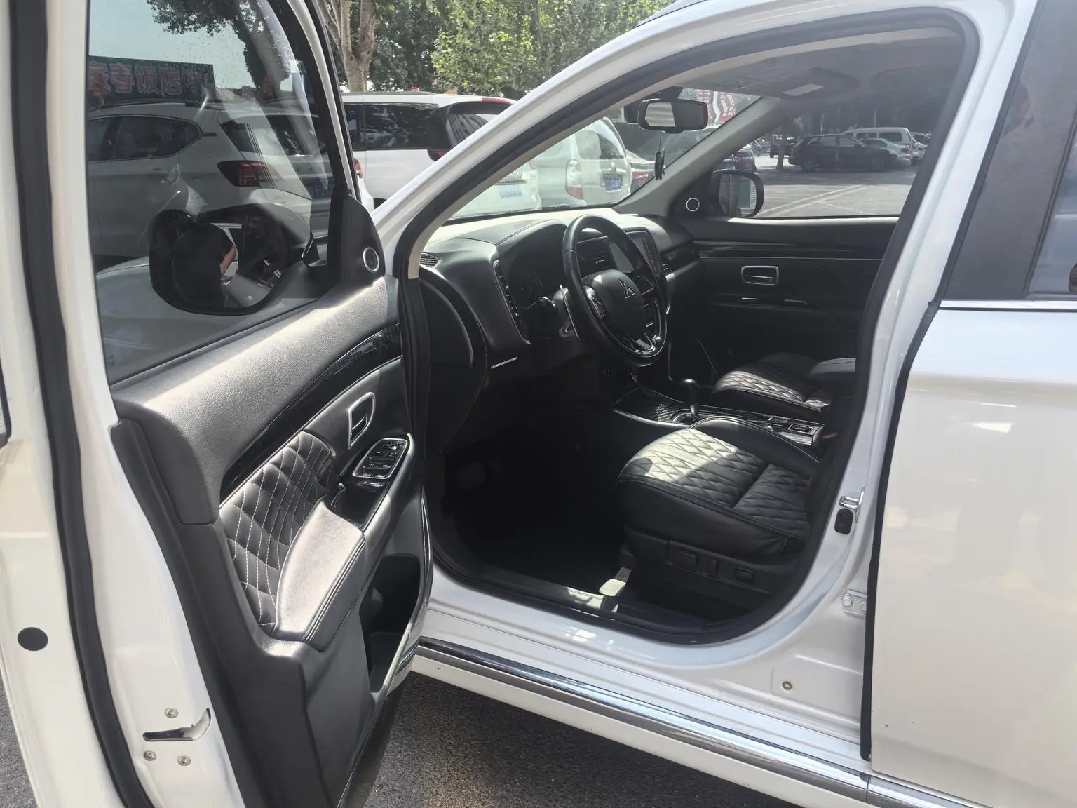 Mitsubishi Outlander 2021 2.4L 4WD Premium 7 seat