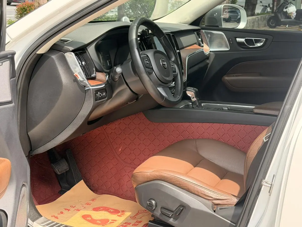 Volvo XC60 2018 T5 4WD Smart