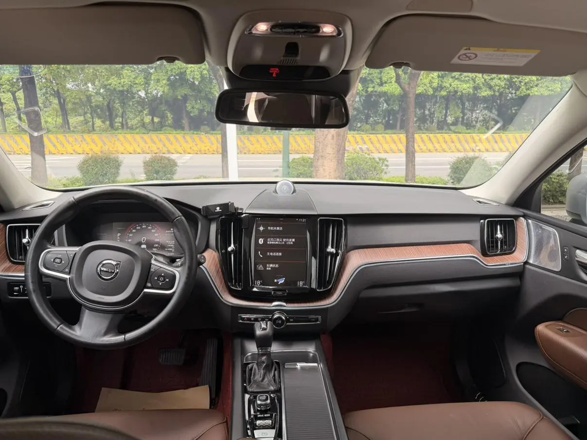 Volvo XC60 2018 T5 4WD Smart