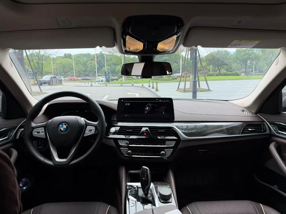 BMW 5 Series 2021 525Li M Sport Package