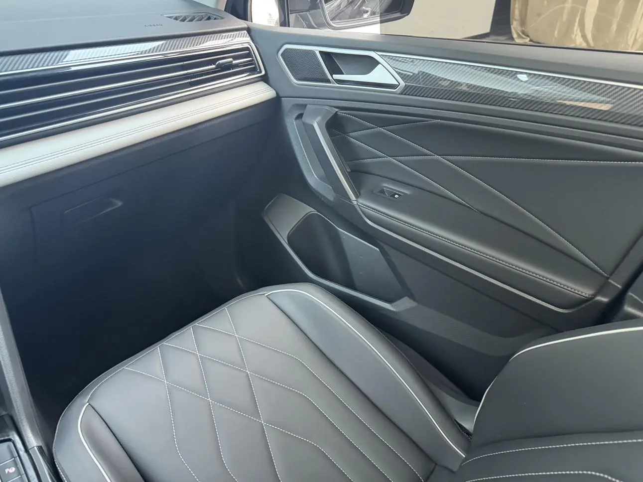 Volkswagen Tiguan L 2024 330TSI 2WD R-Line Shine