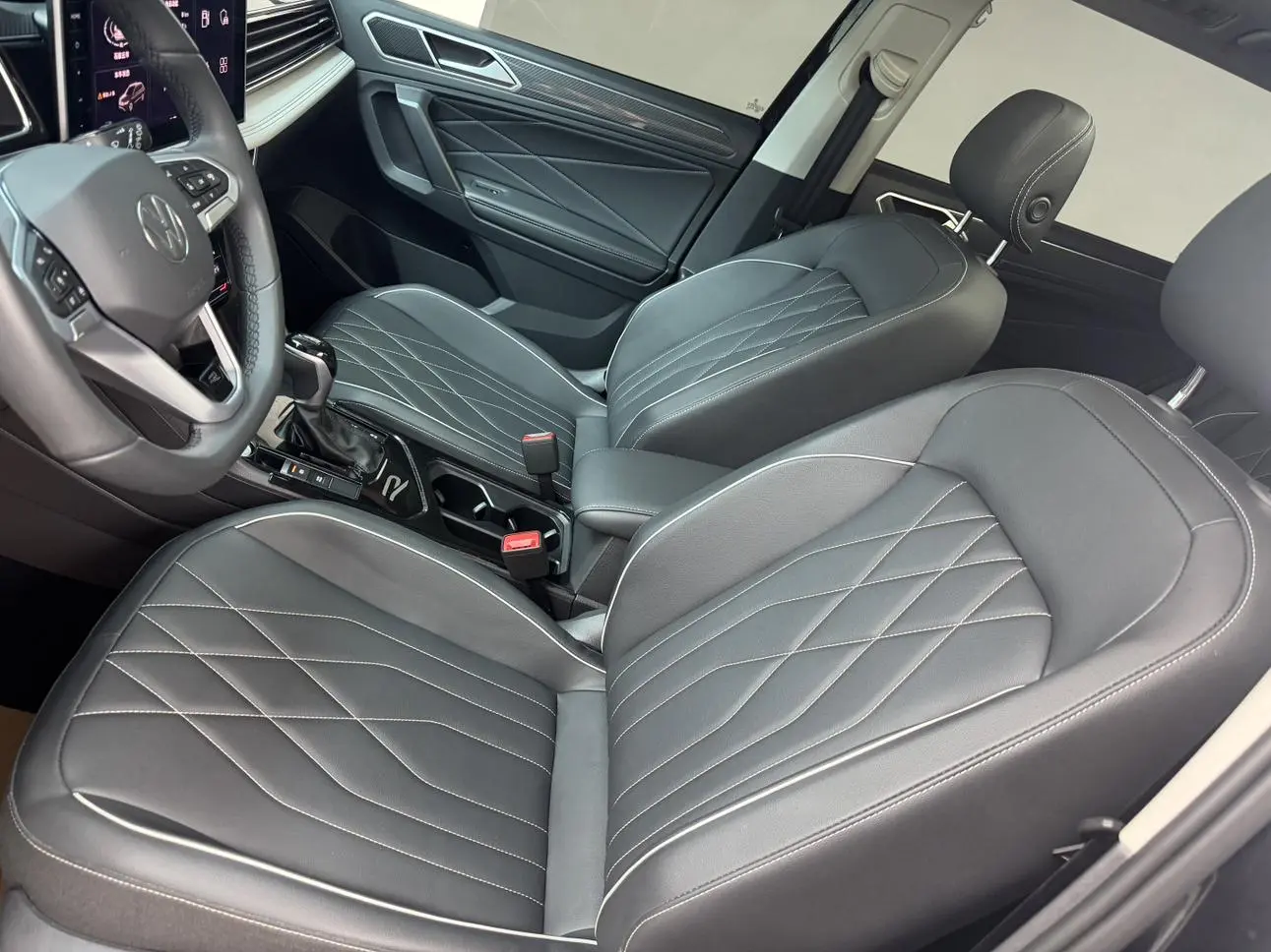 Volkswagen Tiguan L 2024 330TSI 2WD R-Line Shine
