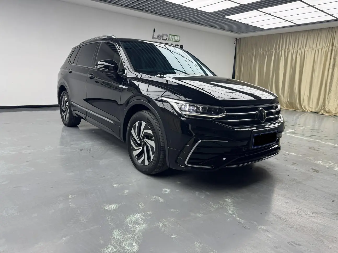Volkswagen Tiguan L 2024 330TSI 2WD R-Line Shine