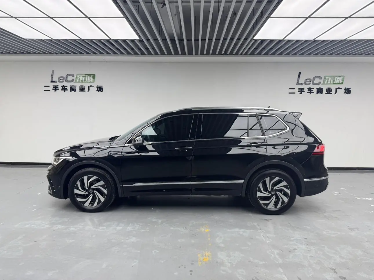 Volkswagen Tiguan L 2024 330TSI 2WD R-Line Shine