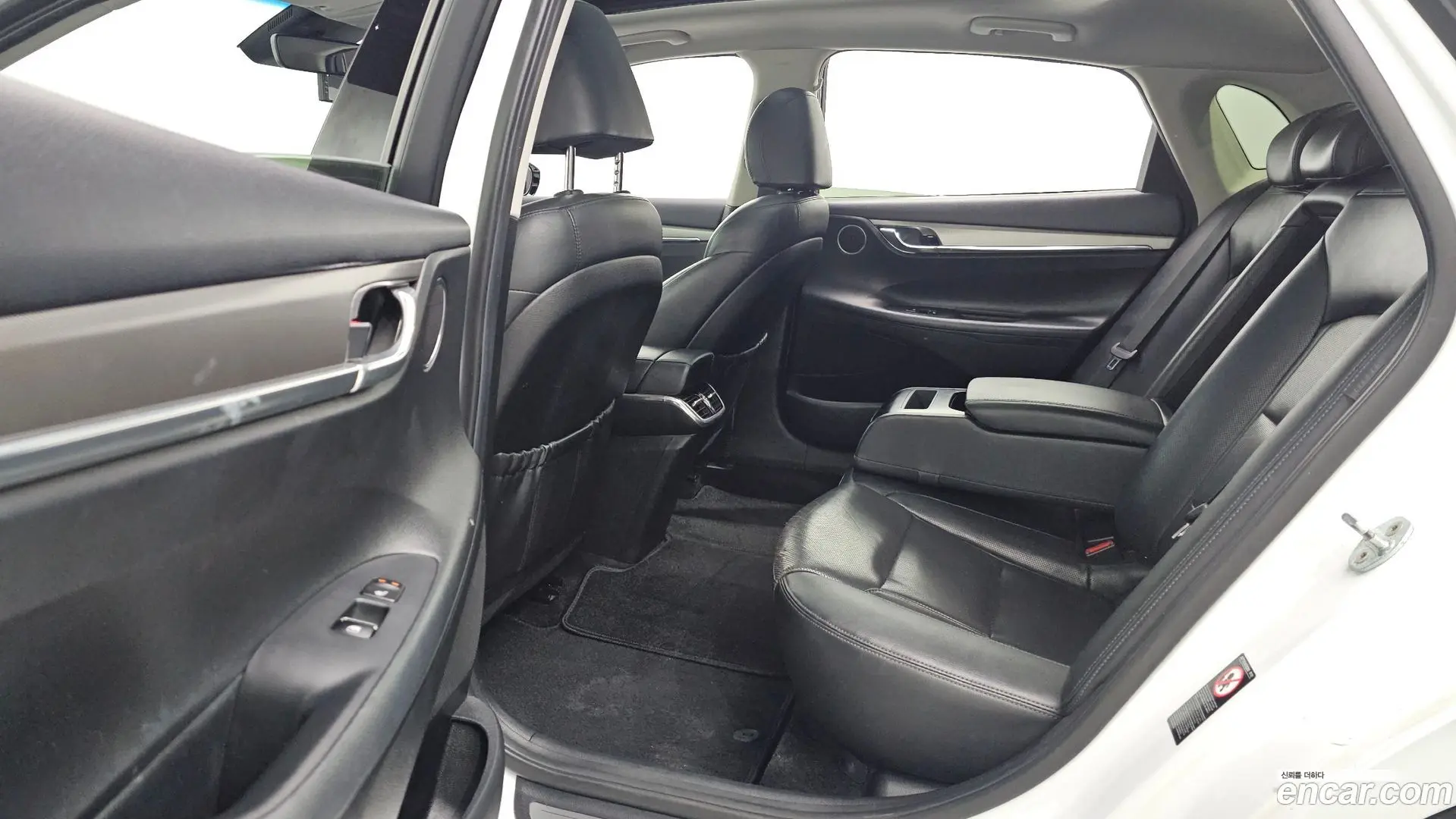 Hyundai Grandeur 3.0 LPi Rent Car