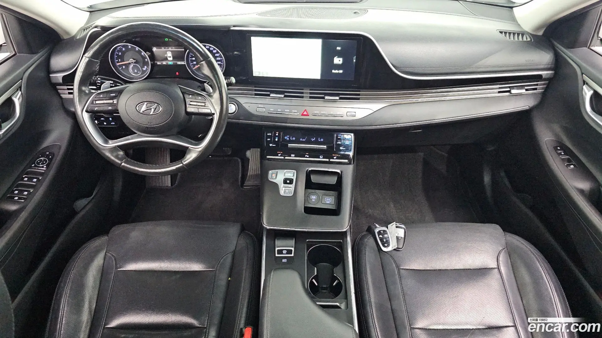 Hyundai Grandeur 3.0 LPi Rent Car