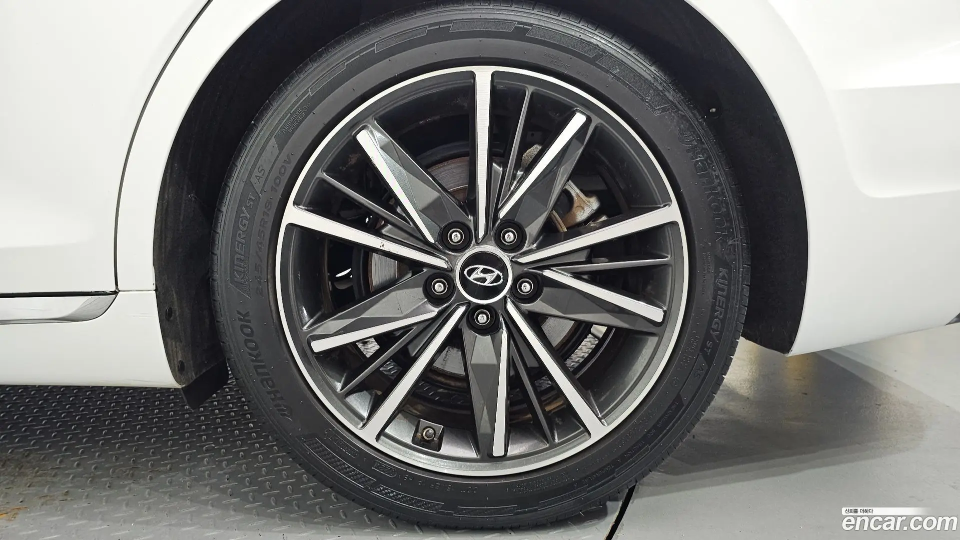 Hyundai Grandeur 3.0 LPi Rent Car