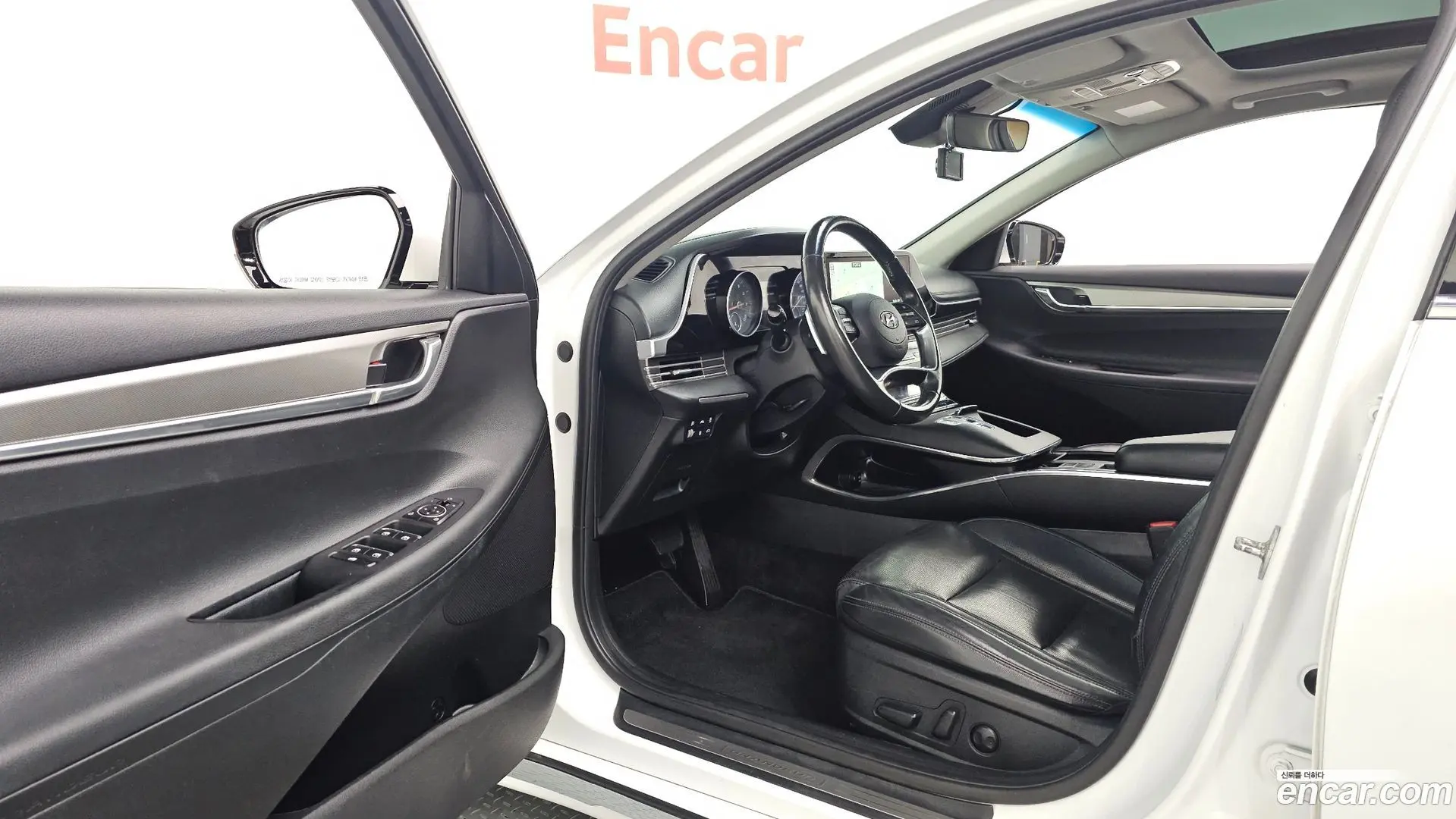 Hyundai Grandeur 3.0 LPi Rent Car