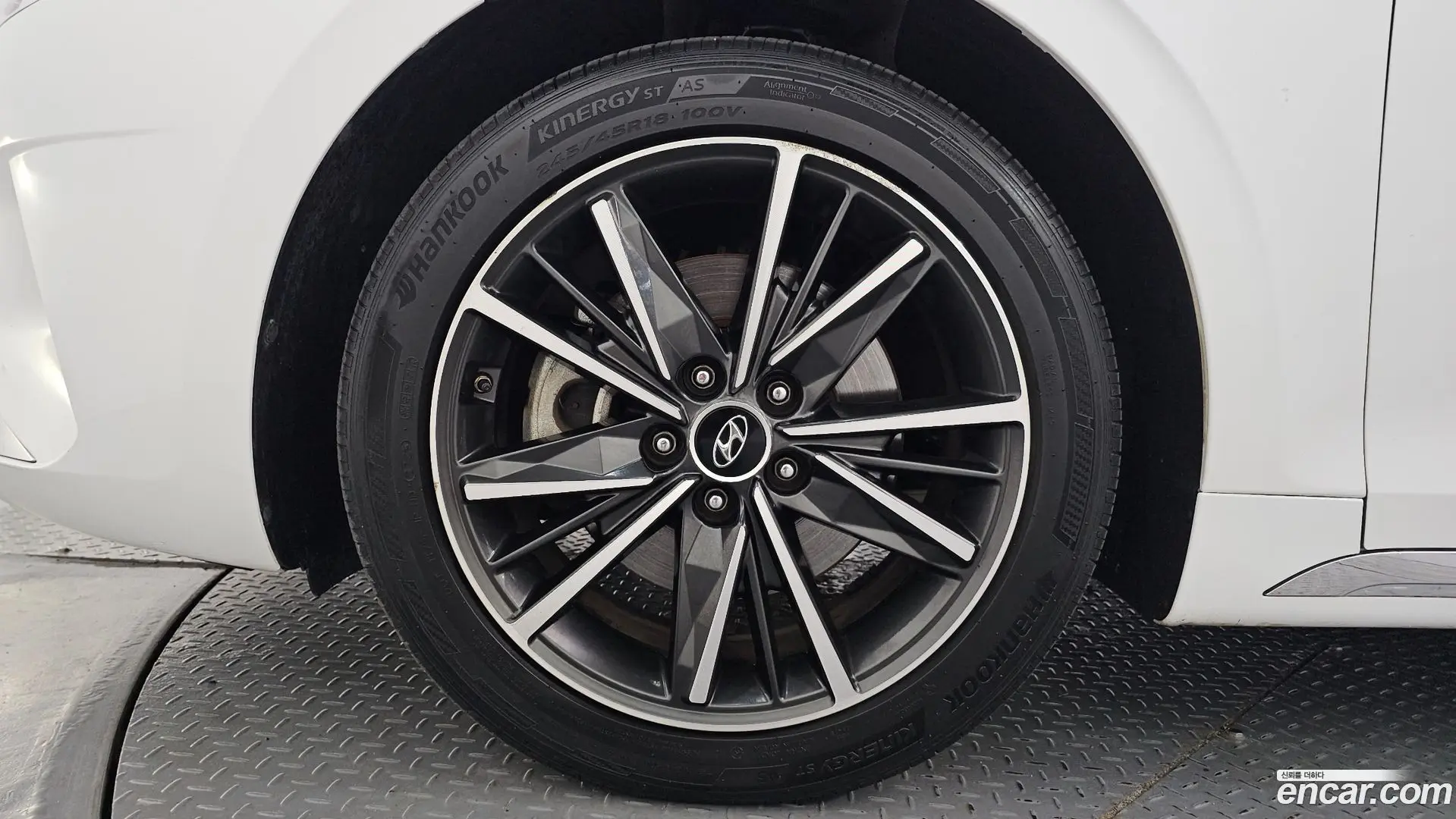 Hyundai Grandeur 3.0 LPi Rent Car