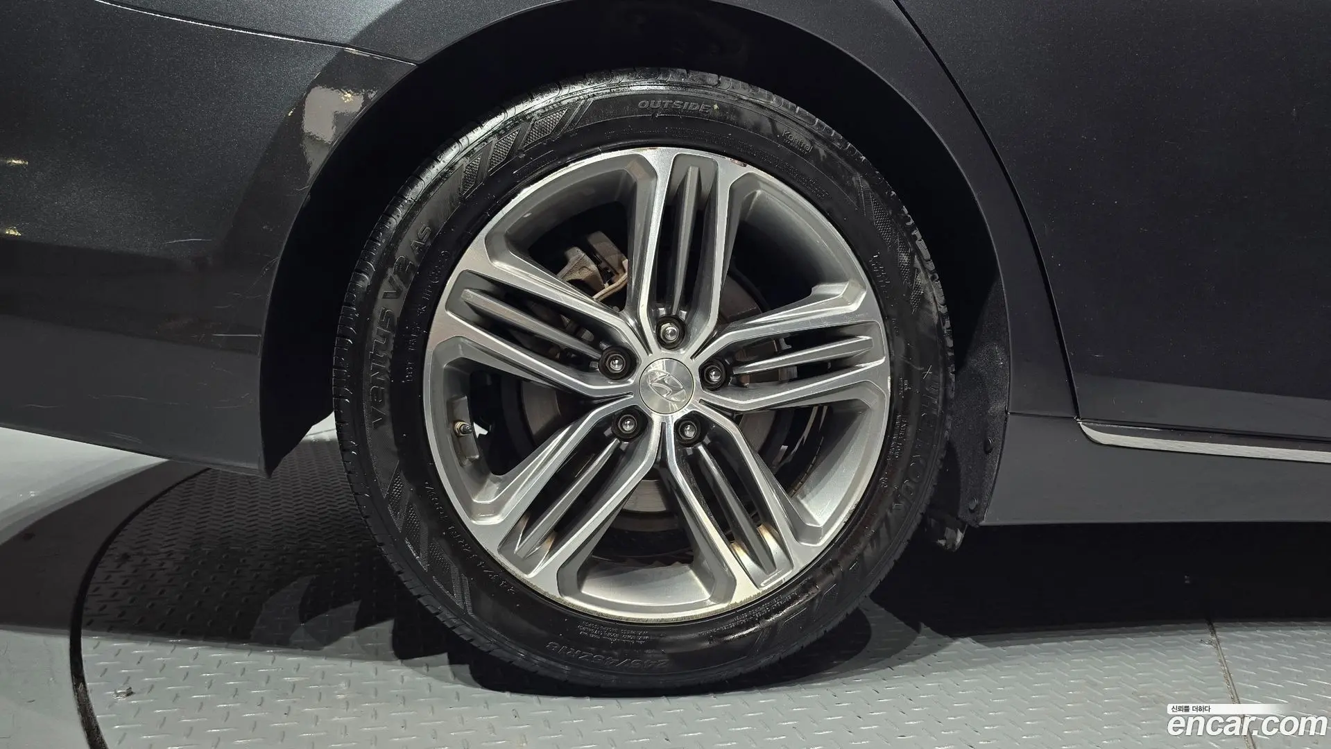 Hyundai Grandeur 3.0 LPi Modern (Rental Car)