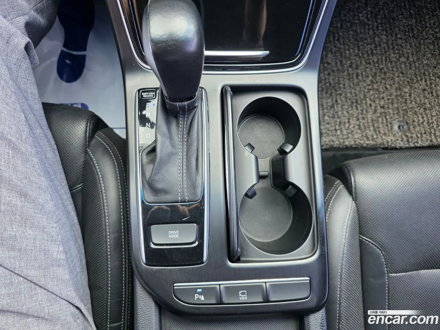 Hyundai Grandeur 3.0 LPi Modern (Rental Car)