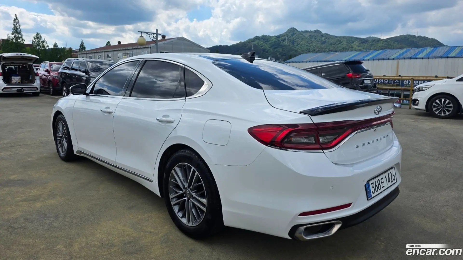 Hyundai Grandeur 3.0 LPi Modern (Rental Car)