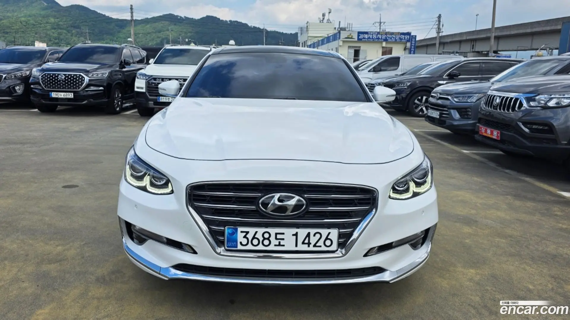 Hyundai Grandeur 3.0 LPi Modern (Rental Car)