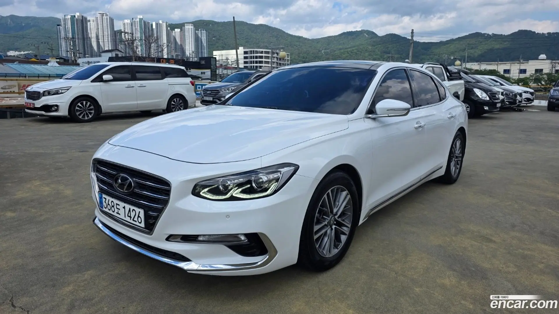 Hyundai Grandeur 3.0 LPi Modern (Rental Car)
