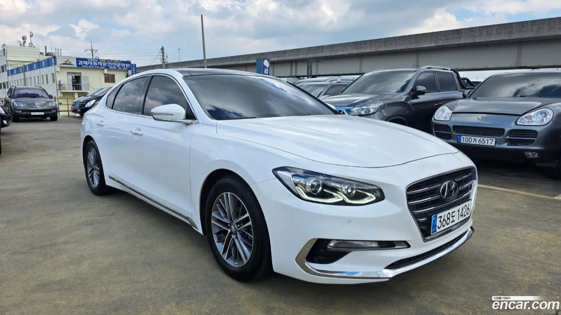 Hyundai Grandeur 3.0 LPi Modern (Rental Car)