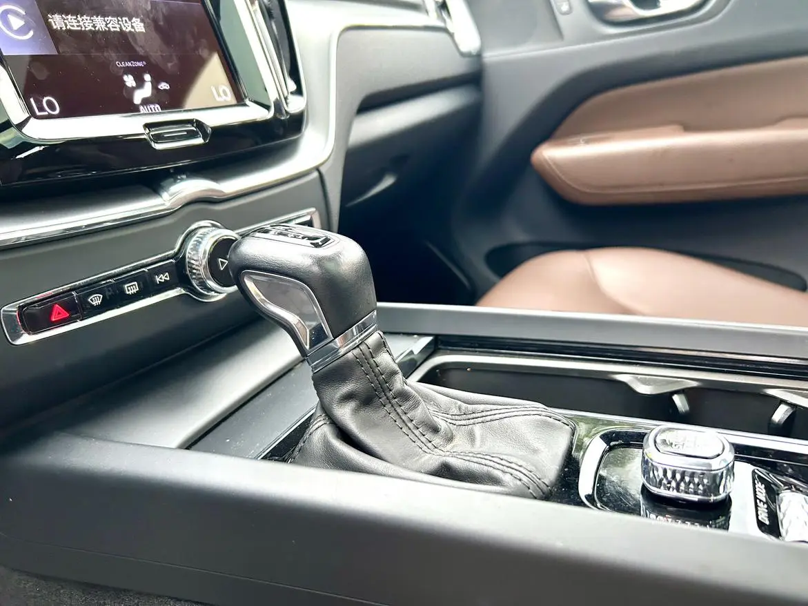 Volvo XC60 2021 T5 4WD Smart Luxury