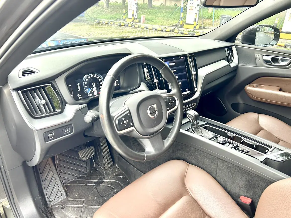 Volvo XC60 2021 T5 4WD Smart Luxury
