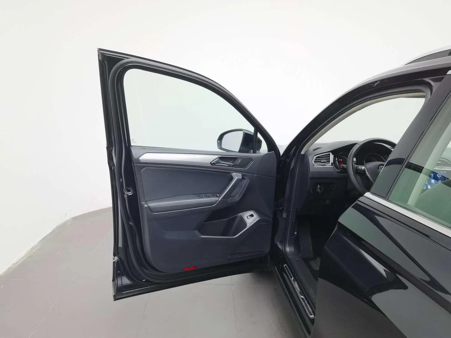 Volkswagen Tiguan L 2020 330TSI Auto 2WD Smart Dynamic Luxury China VI