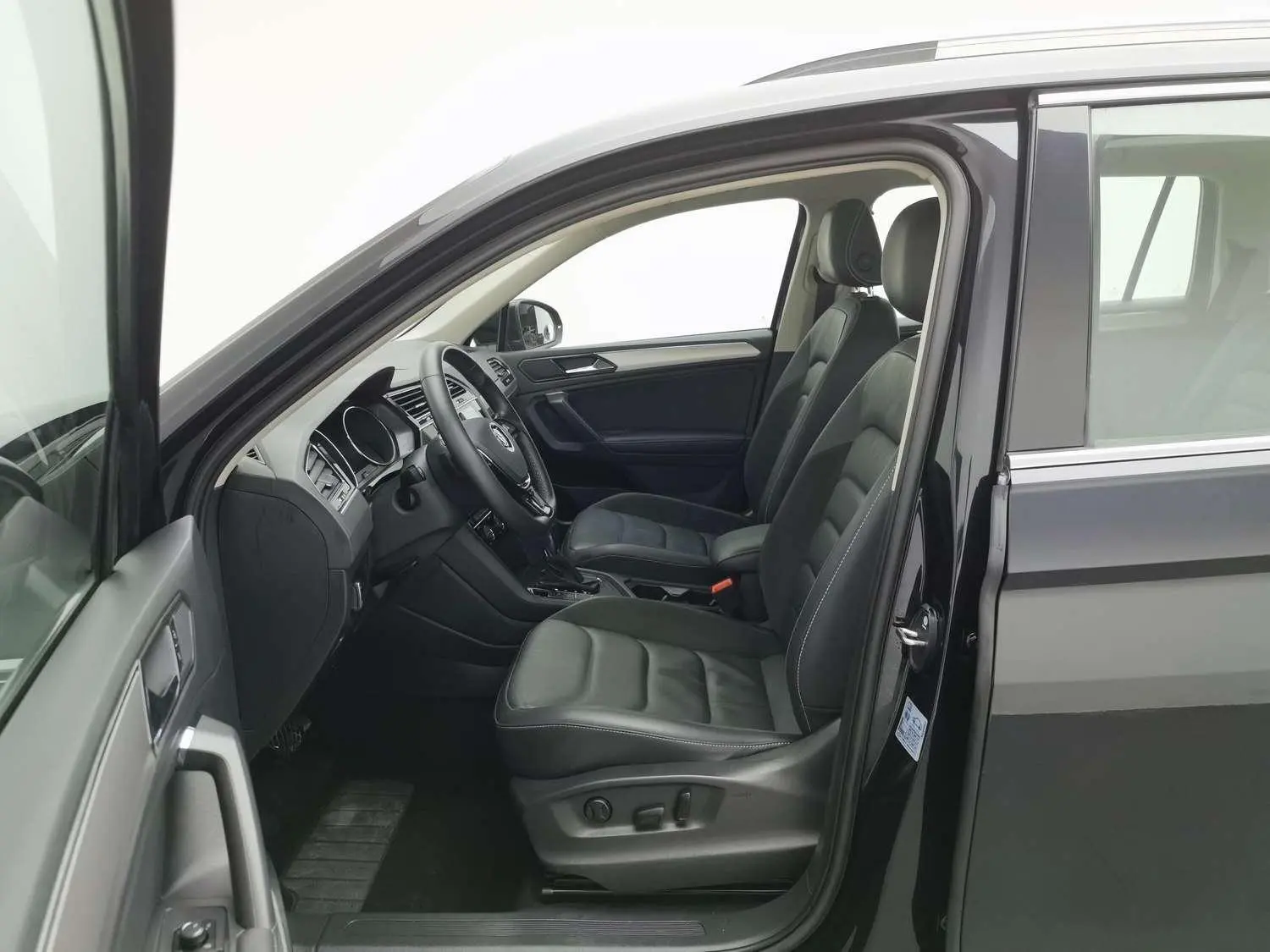 Volkswagen Tiguan L 2020 330TSI Auto 2WD Smart Dynamic Luxury China VI