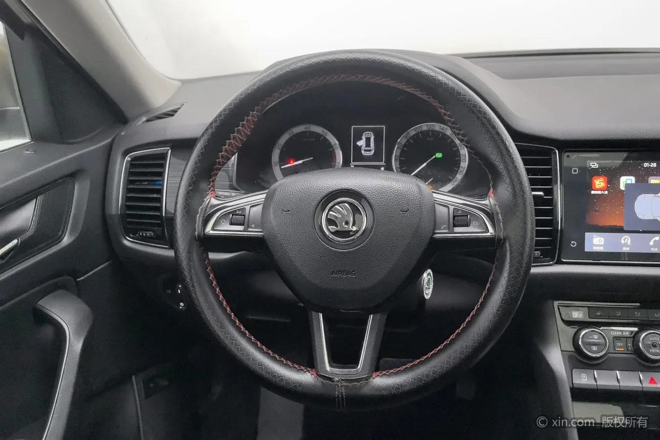Skoda 2018 Facelift TSI330 7 seat 2WD Luxury Premium Enjoy