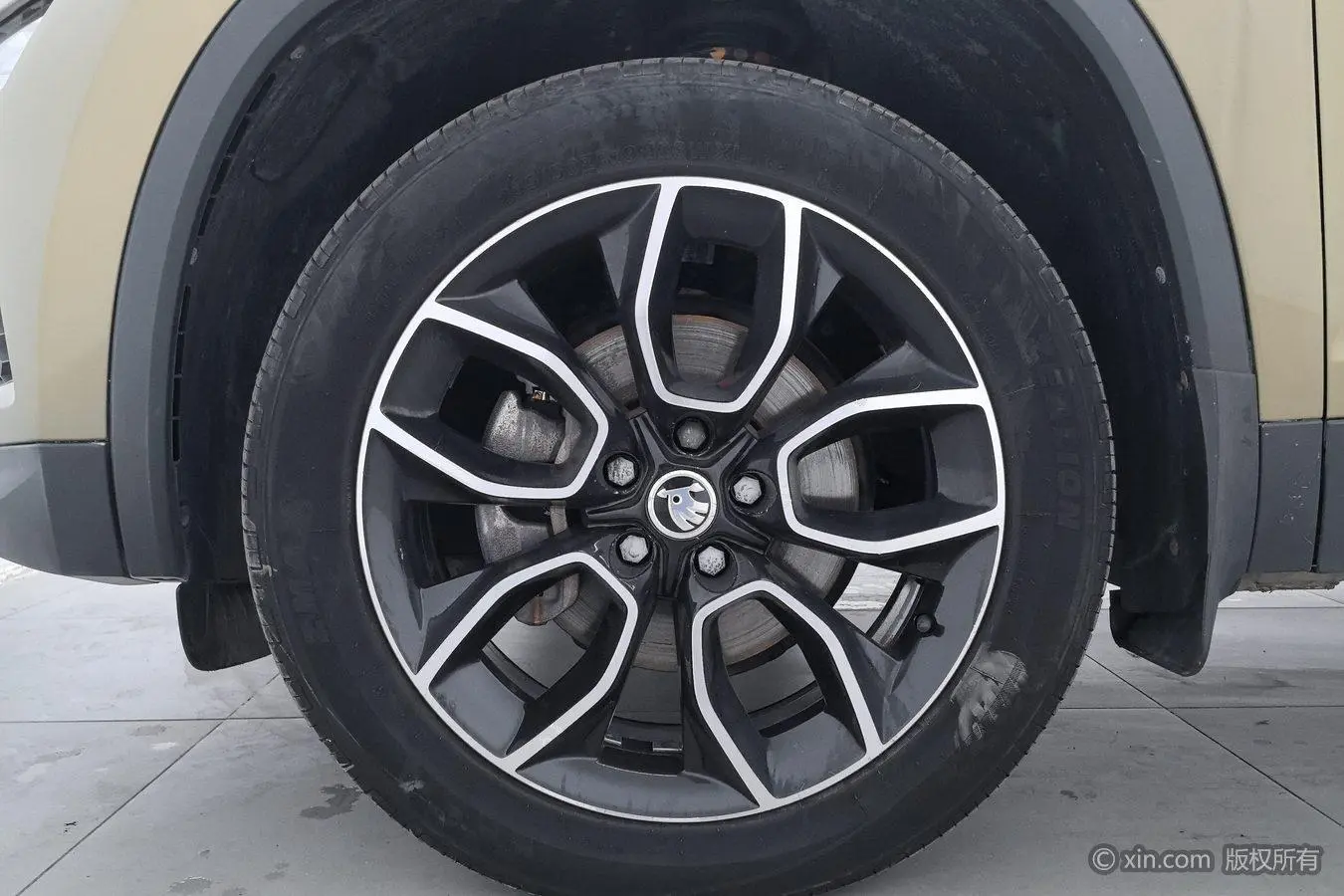 Skoda 2018 Facelift TSI330 7 seat 2WD Luxury Premium Enjoy