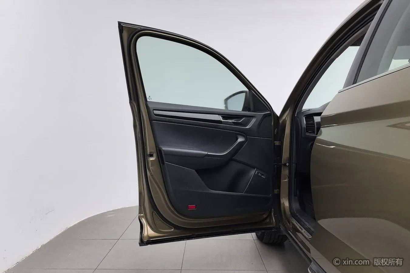 Skoda 2018 Facelift TSI330 7 seat 2WD Luxury Premium Enjoy