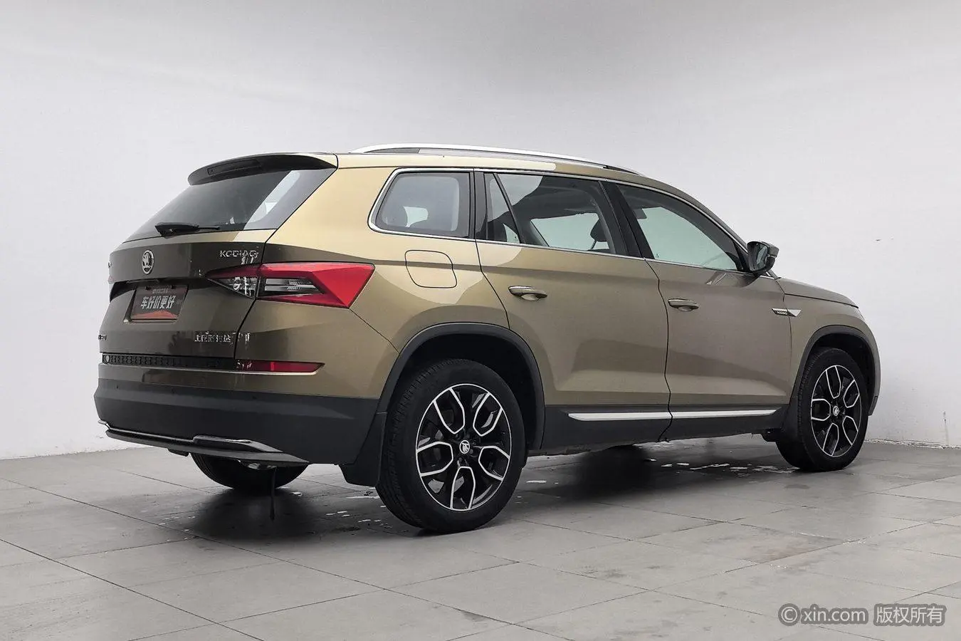 Skoda 2018 Facelift TSI330 7 seat 2WD Luxury Premium Enjoy