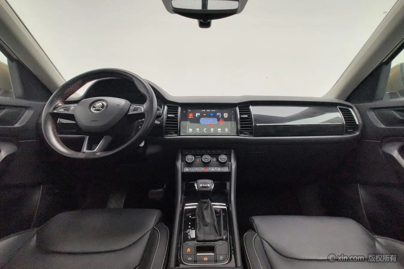 Skoda 2018 Facelift TSI330 7 seat 2WD Luxury Premium Enjoy