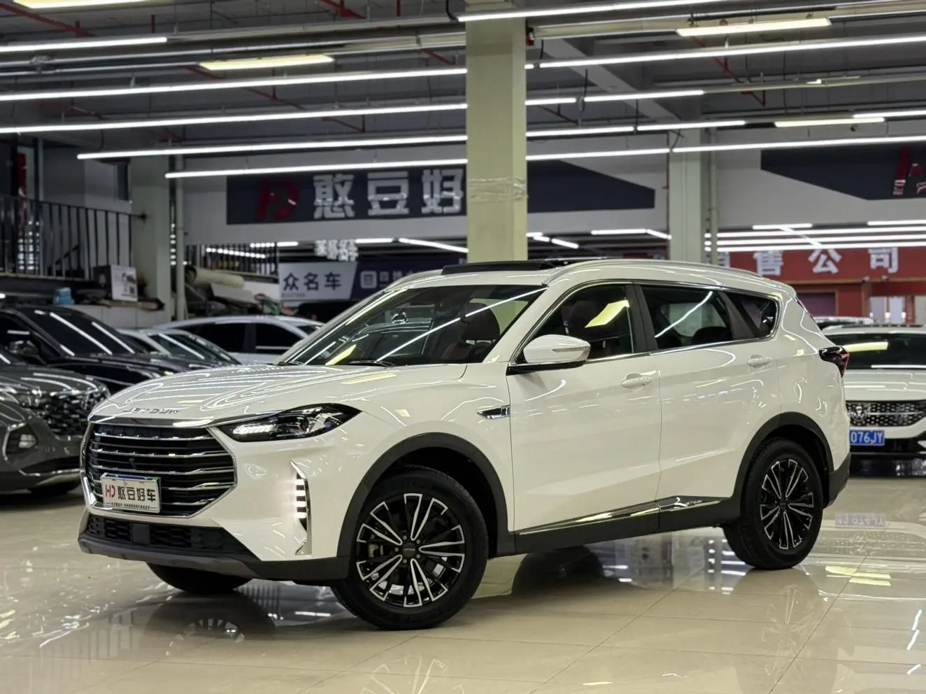 Jetour X70 PLUS 2021 Facelift 1.5T DCT Pro 7 seat
