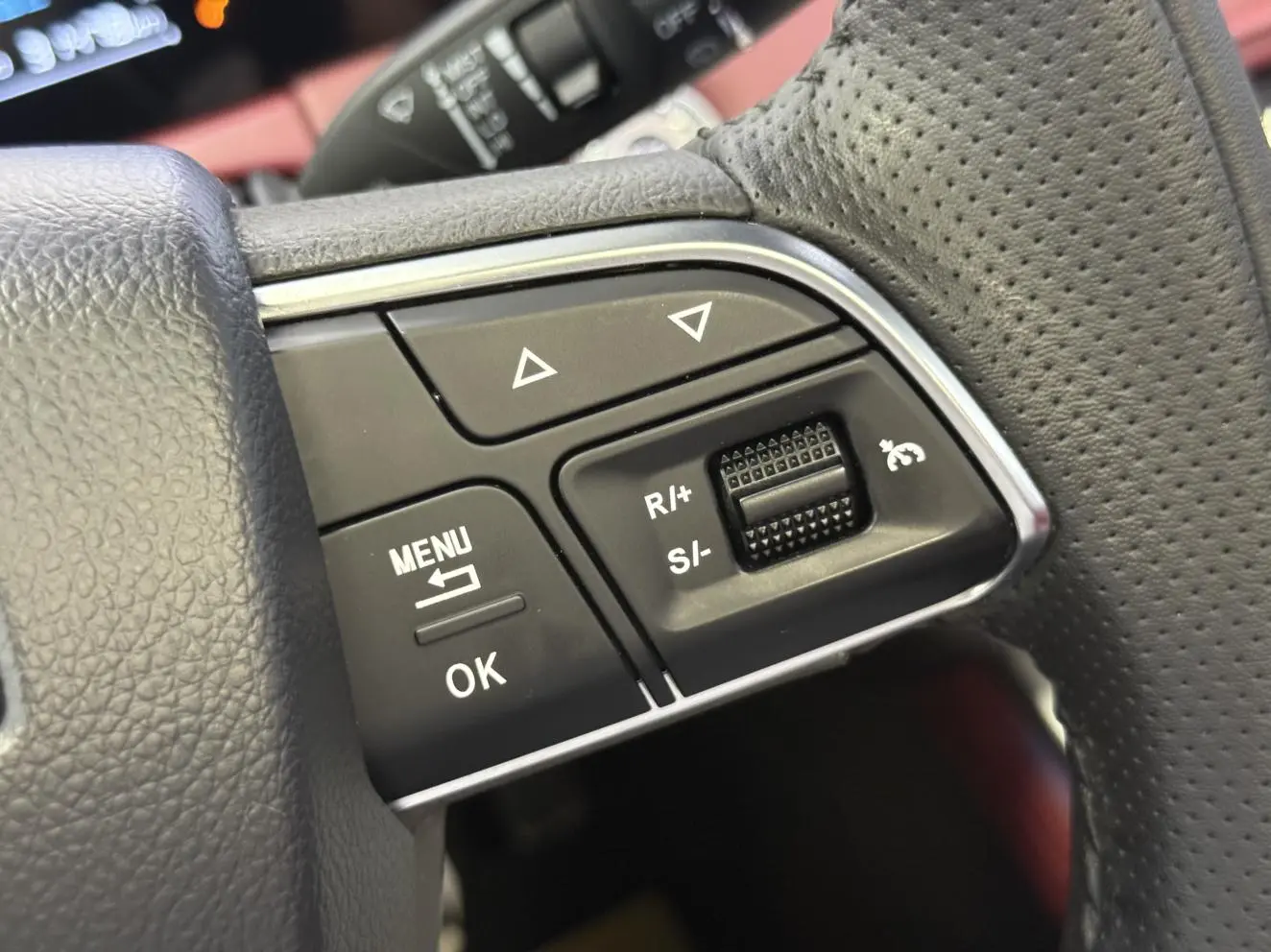 Jetour X70 PLUS 2021 Facelift 1.5T DCT Pro 7 seat