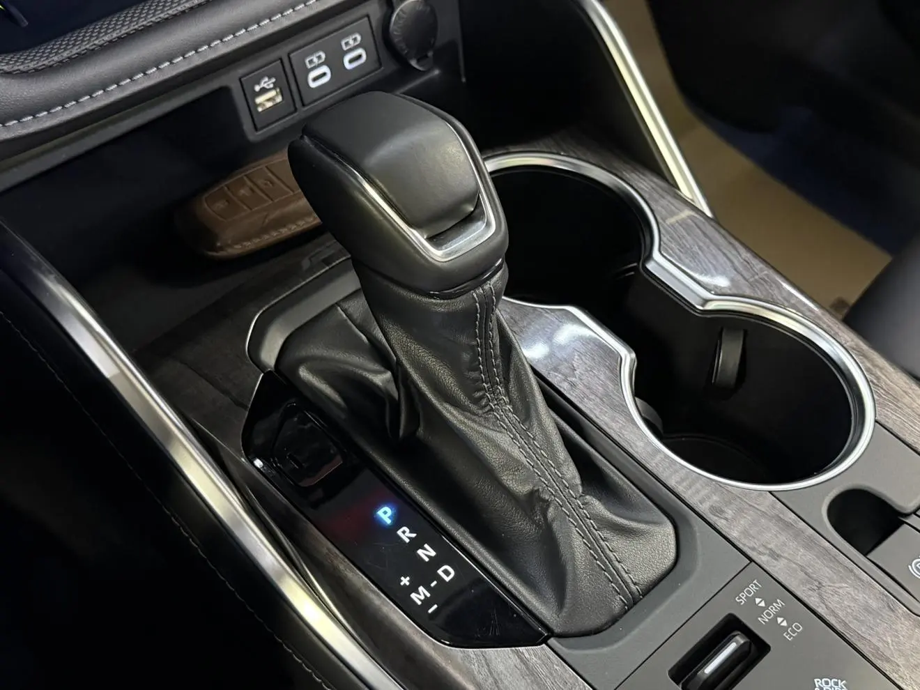 Toyota Crown 2024 2.0T Auto 4WD Dynamic Shine