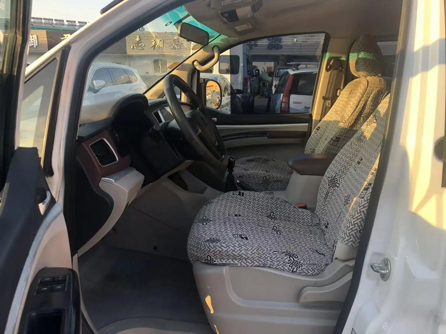 Dongfeng Forthing Smart 2018 M5L 2.0L 7 seat Comfort