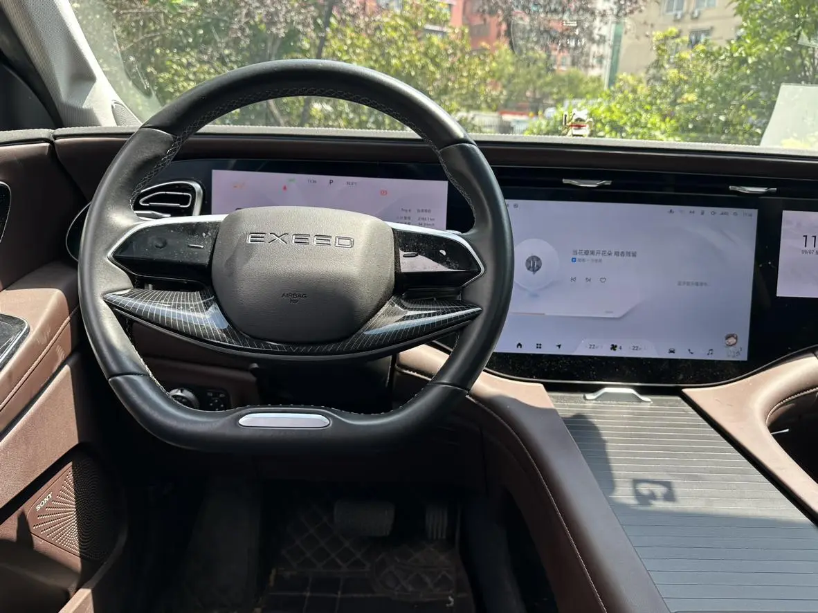 Exeed 2023 2.0T 4WD Star Shine - 7 seat