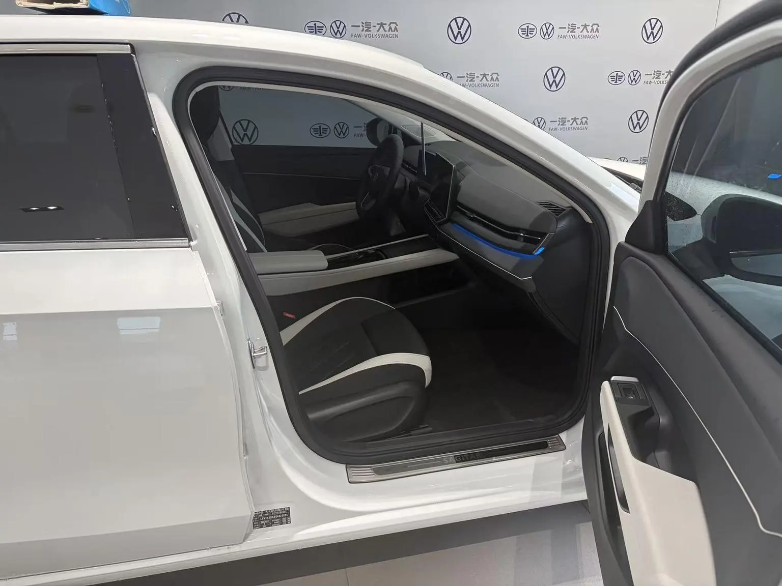 Volkswagen Sagitar 2026 L 300TSI DSG Elite