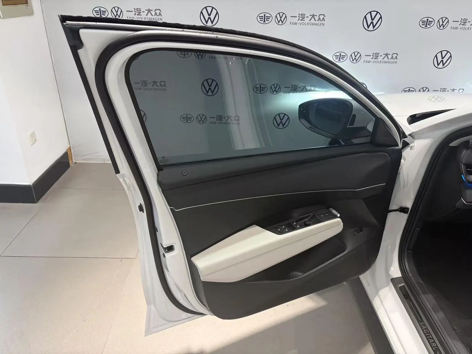 Volkswagen Sagitar 2026 L 300TSI DSG Elite