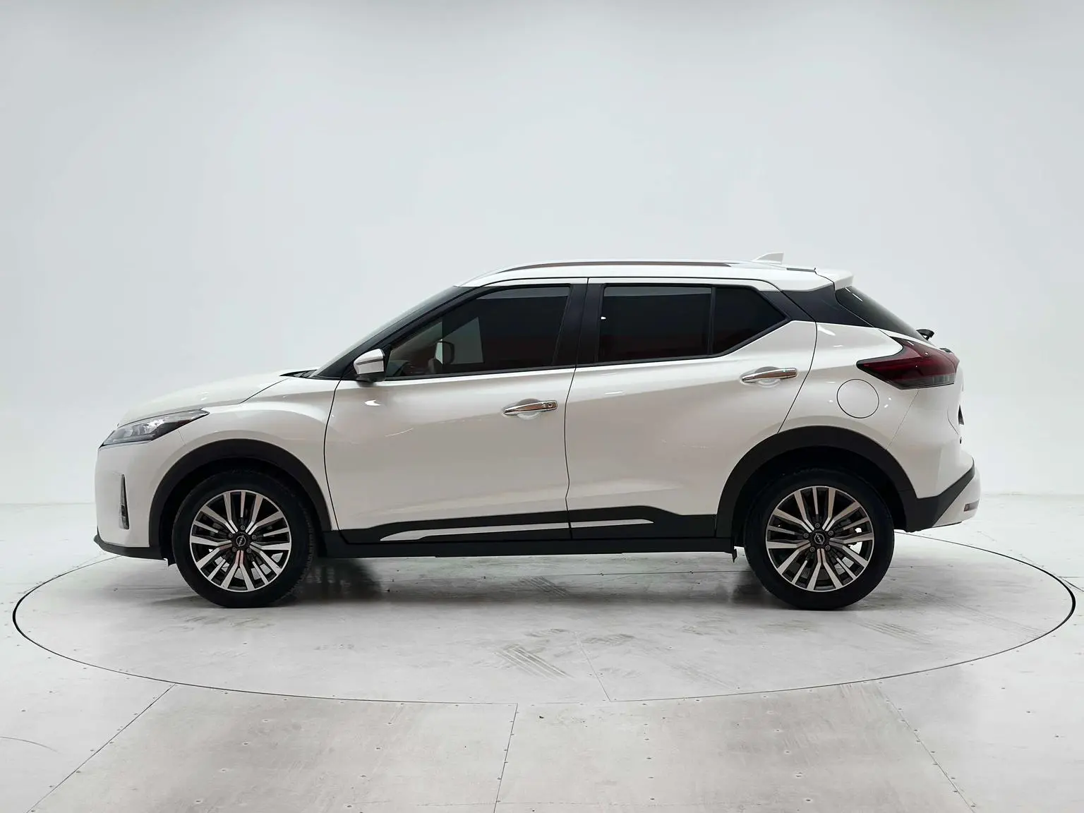 Nissan Dynamic 2023 Dynamic 1.5L Dynamic Luxury