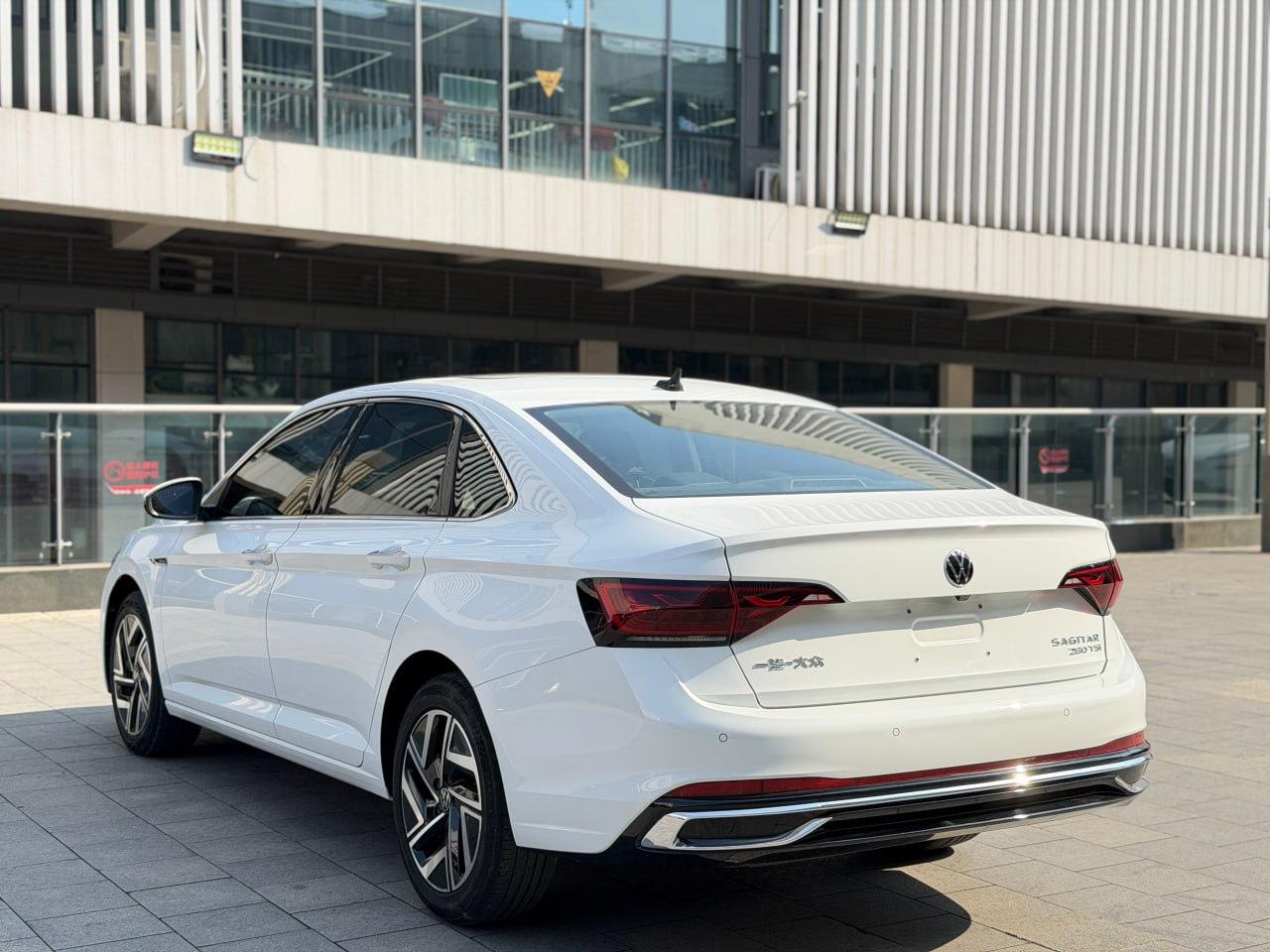 Volkswagen Jetta (Sagitar)